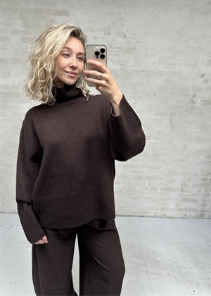 Alpha knit t-neck Dark Brown Melange Second Female